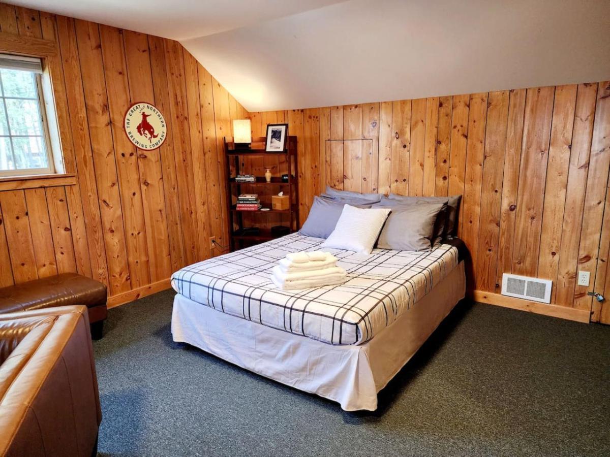 Blacktail Cabin Hideaway With Hot Tub Lakeside Esterno foto