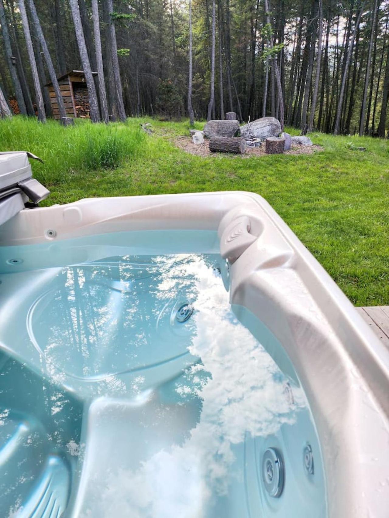 Blacktail Cabin Hideaway With Hot Tub Lakeside Esterno foto