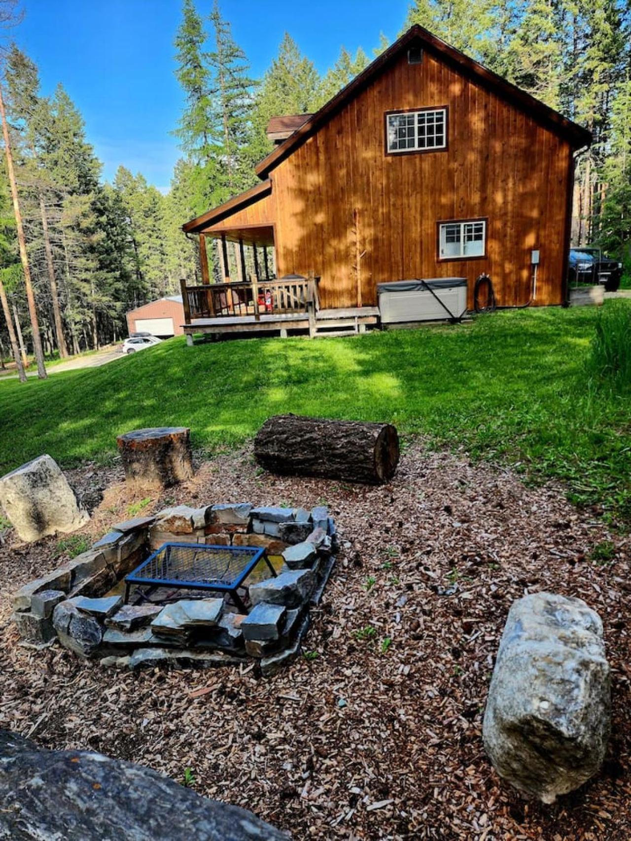 Blacktail Cabin Hideaway With Hot Tub Lakeside Esterno foto